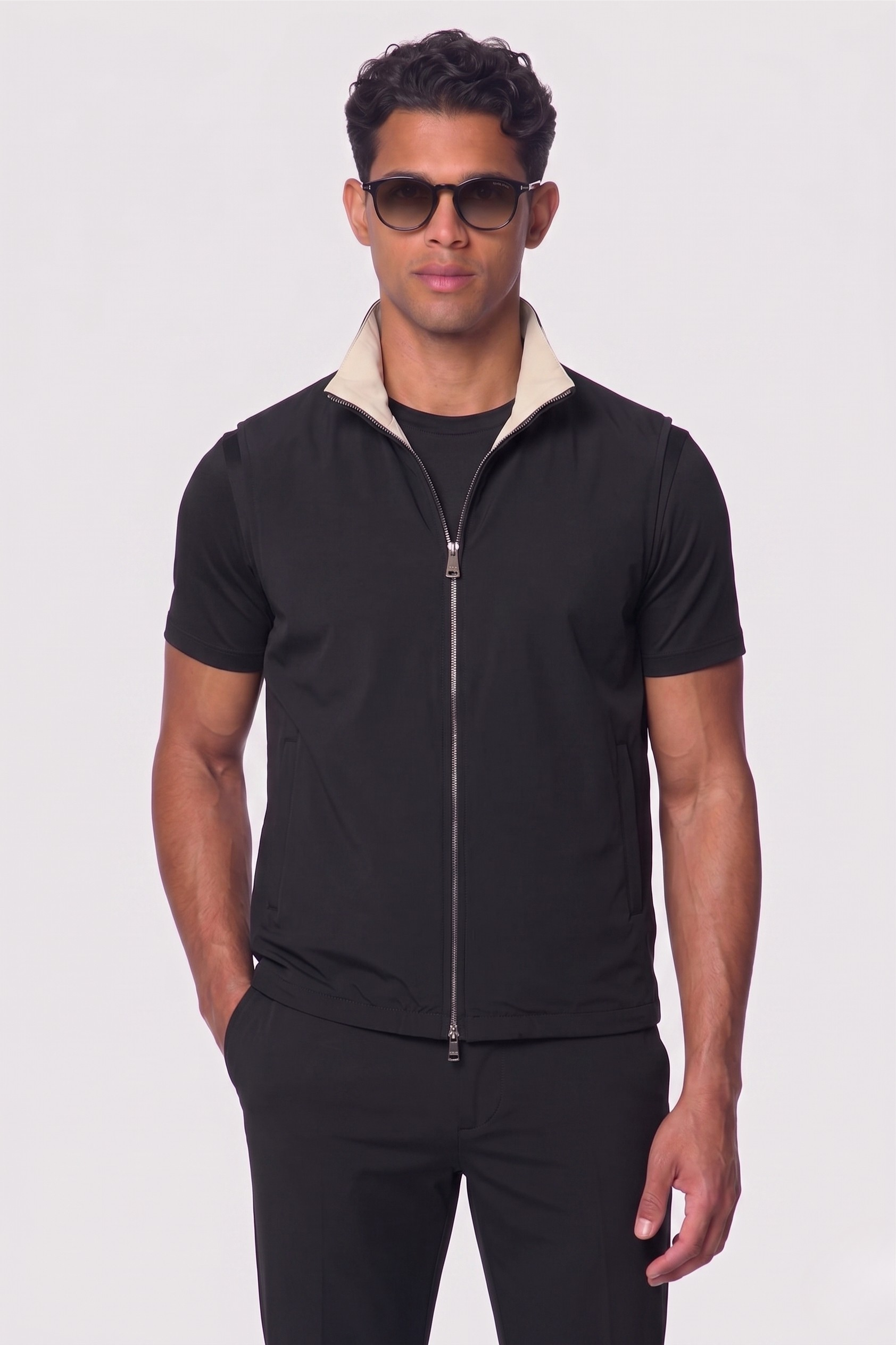 Reversible Gilet – Onyx Black x Soft Sand
